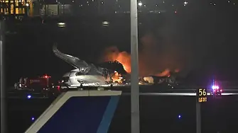 ”Безупречна евакуация”: Как всички пътници успяха да избягат от ада на горящия самолет в Токио