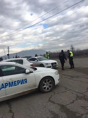 Трима български граждани, обявени за международно издирване чрез ШИС, са установени по време на проведена СПО на територията на община Кюстендил