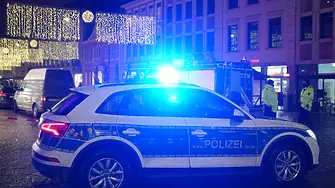 Камион се вряза в пешеходци в Германия, има загинал и ранени