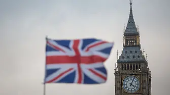 Великобритания забрани на чуждестранни студенти да водят семействата си в страната