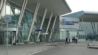 Самолет кацна аварийно на летище София заради починал пътник на борда
