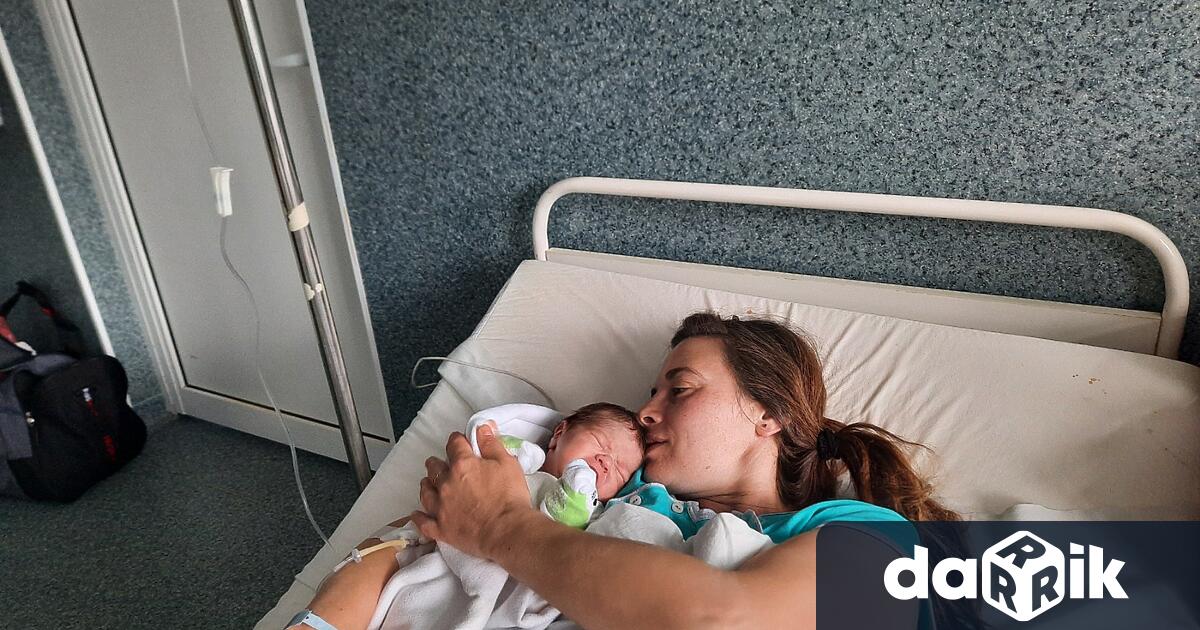 Момченце е първото бебе за новата година родено в МБАЛ