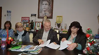 Представителите на синдикатите и кмета на Монтана договориха увеличение на плащанията за учителите