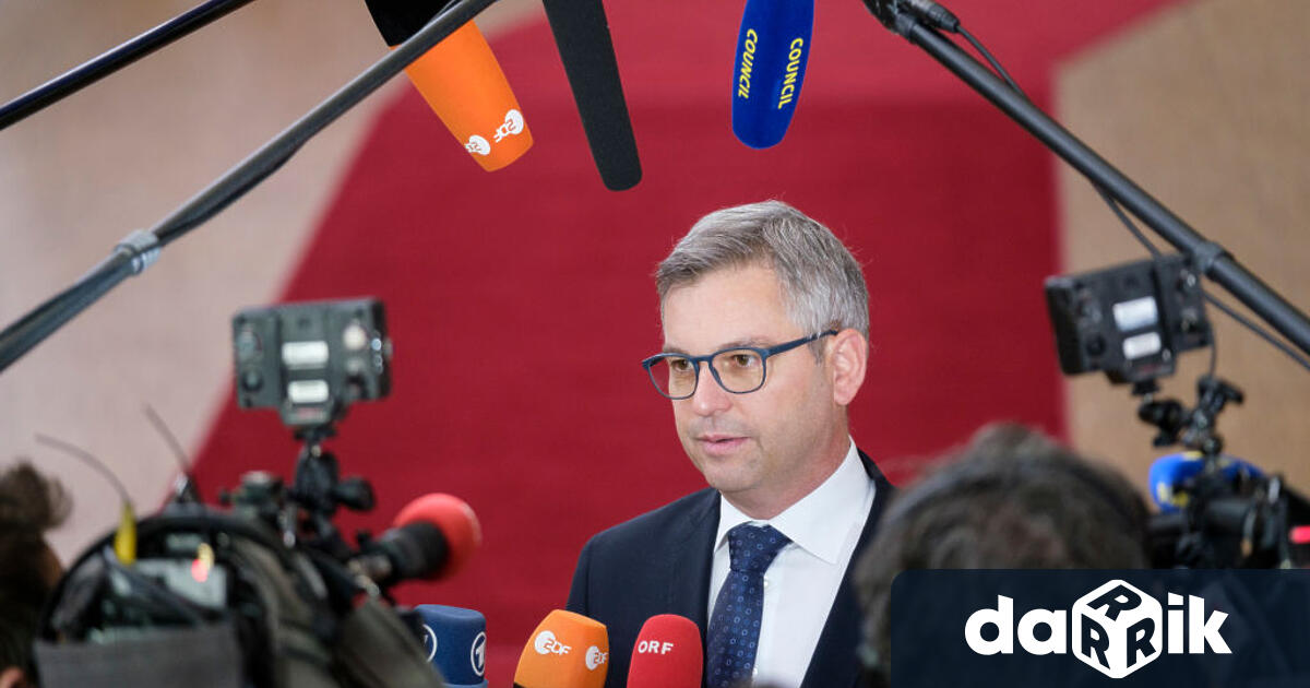 Австрийският министър на финанситеМагнусБрунербе лишен от шофьорска книжка за един