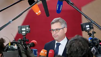 Австрийският финансов министър остана без книжка заради превишена скорост