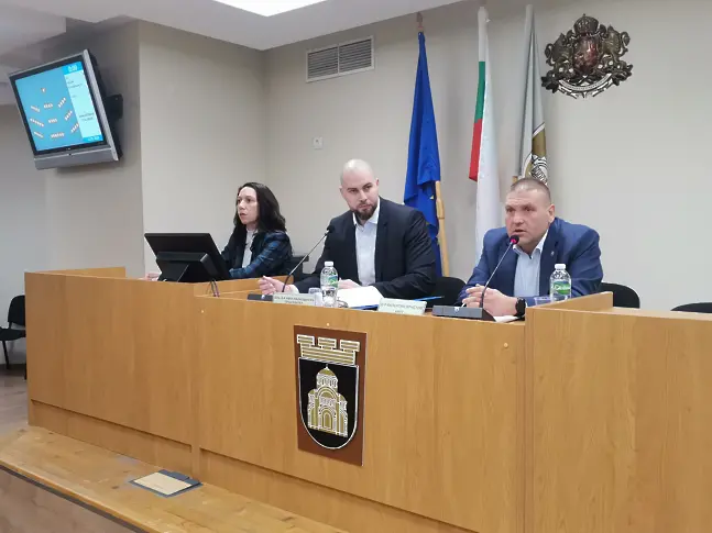 Съветниците приеха единодушно предложението за закупуване на 5-етажен жилищен блок от НЕК