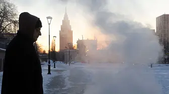 При -15 градуса: Десетки хиляди останаха без вода и отопление в Русия