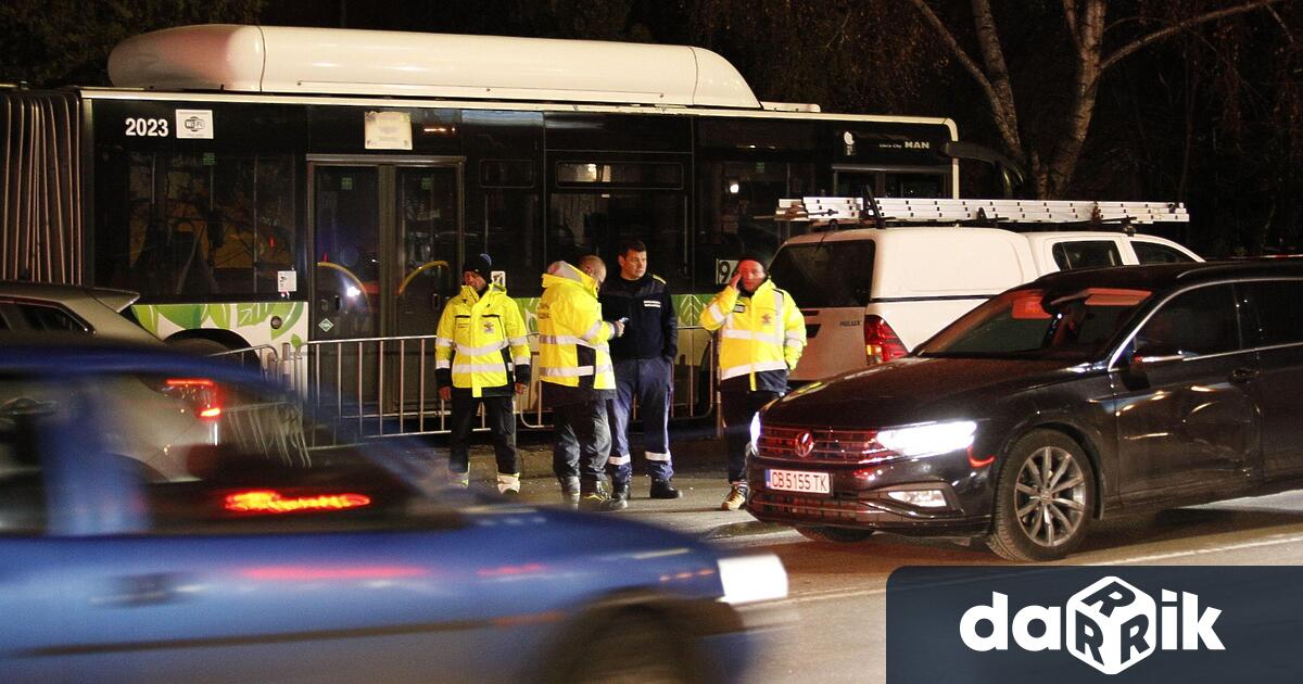 Ударената от автобус жена в София е в тежко състояние
