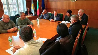 Кметът на Плевен д-р Валентин Христов и екипът му проведоха работна среща с кметовете на малките населени места
