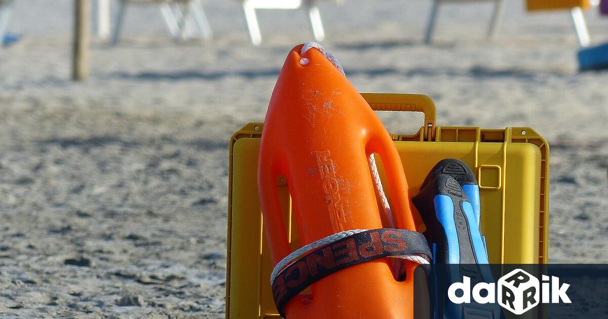 Водноспасителна служба към БЧК Бургас организира курс за воден спасител