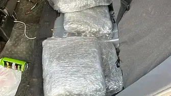 Хванаха двама наркопласьори с над 7 кг дрога