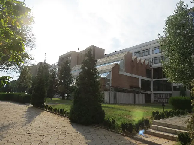 След сигнал за фалшиви оценки: МОН откри редица нарушения в Югозападния университет