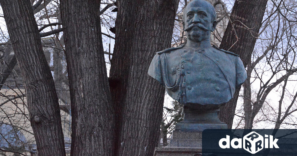 Бюстът на паметника на граф Николай Игнатиев вече е възстановен