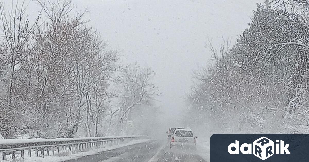 Спокойна е ситуацията в Русенско след снеговалежа в региона през