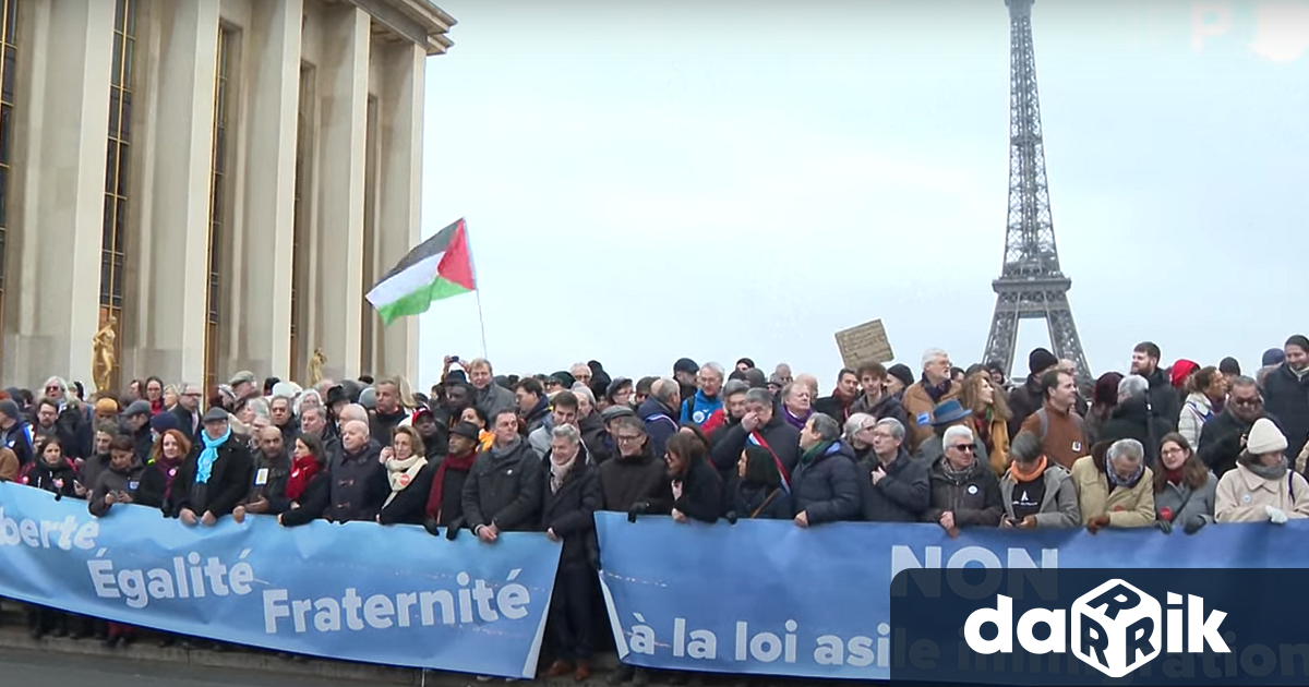 Противници на новия френски закон за имиграцията протестираха в цялата