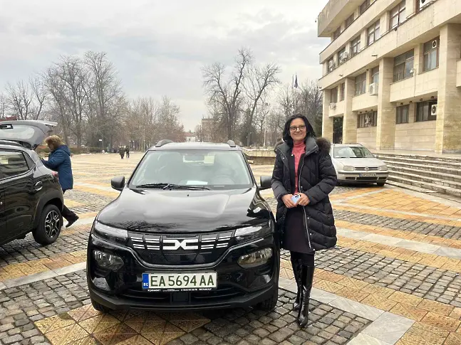 Два нови електромобила получи Община Левски по програма на Националния Доверителен Екофонд