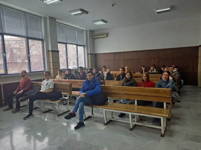 С урок за съдебната власт Окръжният съд в Добрич започна работа по образователна програма за ученици