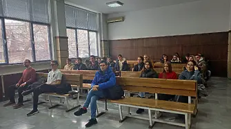 С урок за съдебната власт Окръжният съд в Добрич започна работа по образователна програма за ученици
