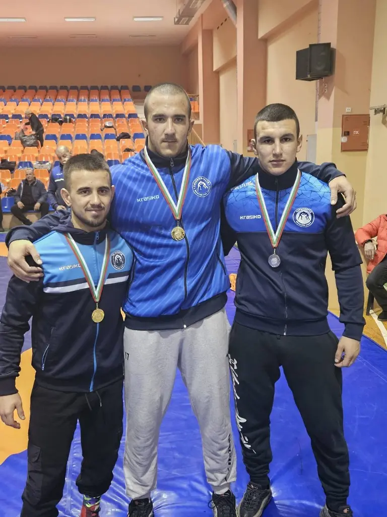 5 титли и 15 медала за кадетите от Бургас на Държавното първенство по борба