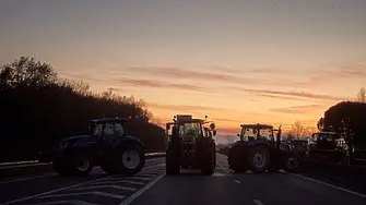 Френски фермери планират да блокират Париж въпреки отстъпките на правителството