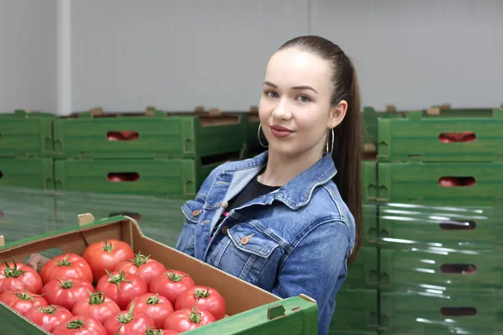 Дамите в селското стопанство: Лазарина Кабурова