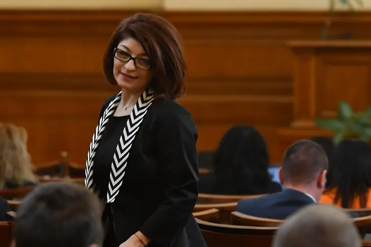 НС освободи Десислава Атанасова като депутат