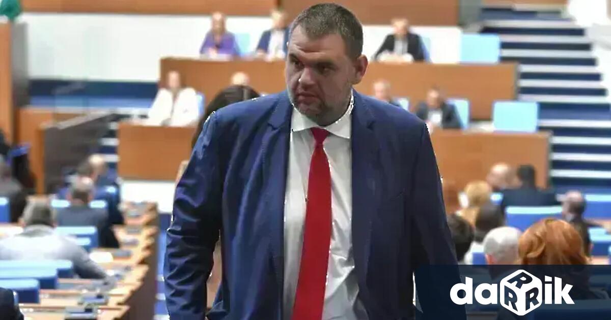 Председателят на парламентарната група на ДПС Делян Пеевски определи президентството