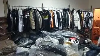 Иззеха 61 броя дрехи на защитени търговски марки от врачански магазин