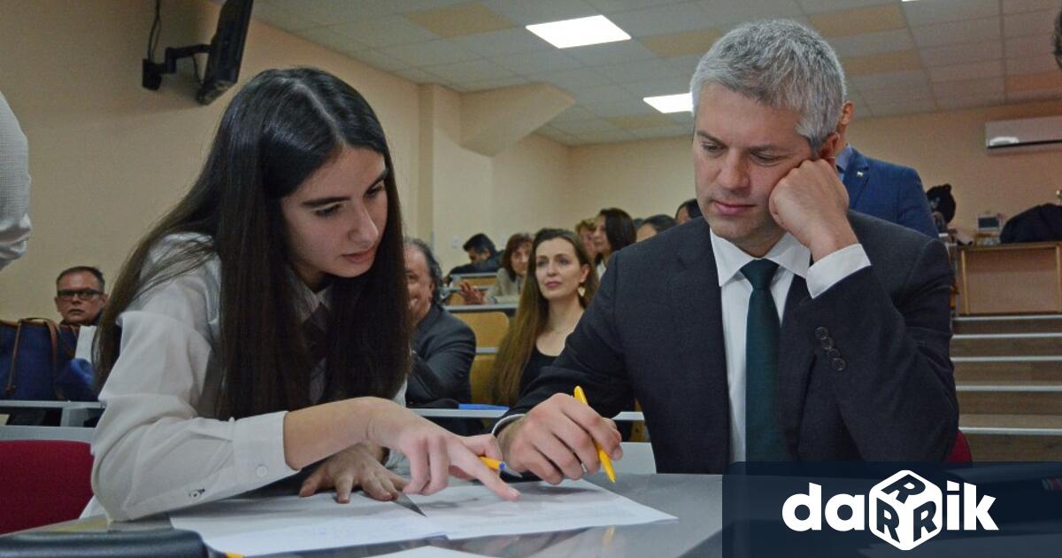 Ученици пишат на кмета на Варна Благомир Коцев в социалните