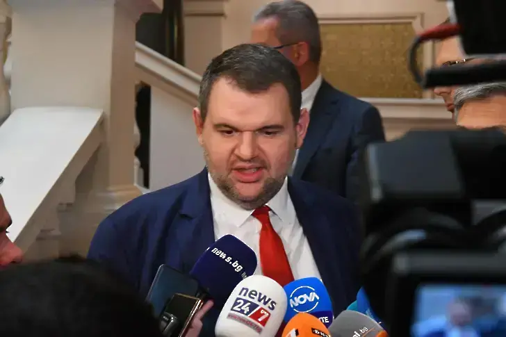 Пеевски: Президентството се е превърнало в централа на партия