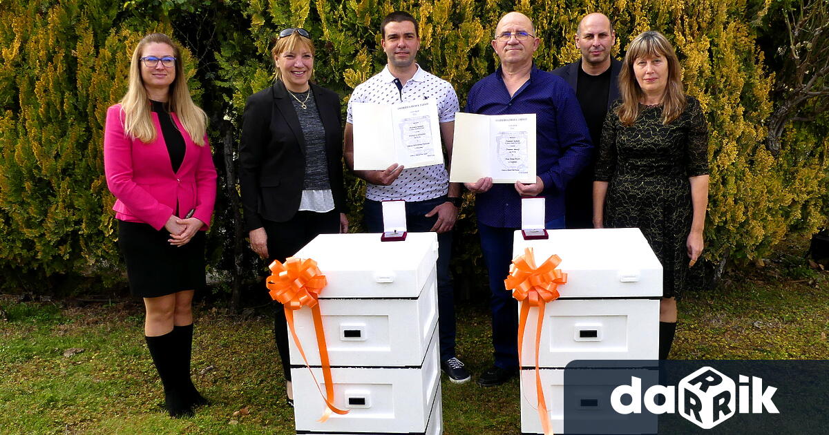 По традиция всяка година общинското ръководство отличава най добрите пчелари по