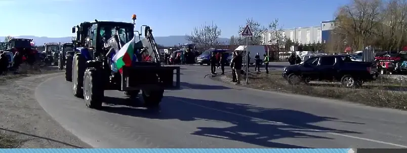 Трети ден земеделци от Пловдивско протестират