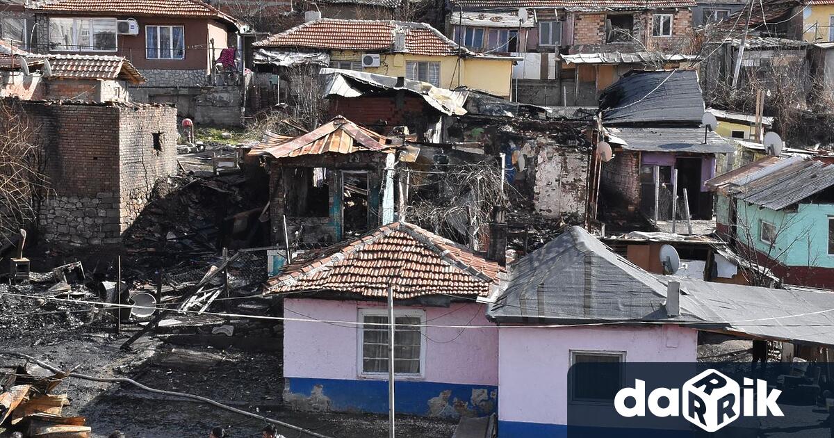 5 къщи са изгорели снощи при големия пожар в хасковския