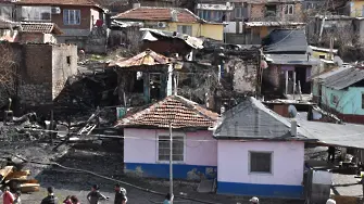 Изгоряха 5 къщи в хасковския кв. „Република“