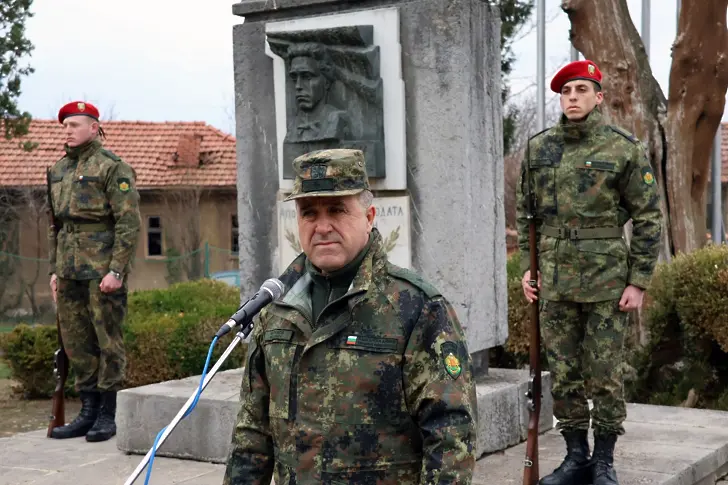 С поход до Къкринското ханче и полагане на венци и цветя НВУ „Васил Левски“ почете паметта на Апостола