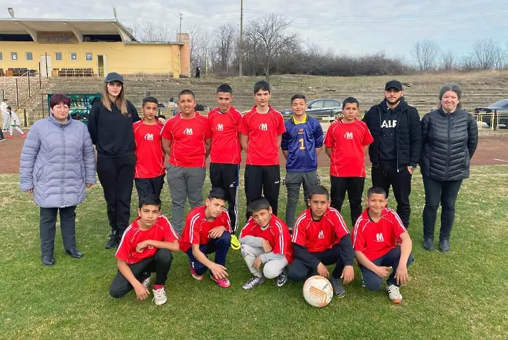 Момчетата на СУ „Алеко Константинов“ - Луковит спечелиха общинския етап по футбол на Ученическите игри