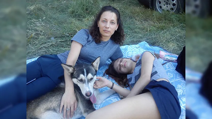 Да помогнем на Деси в лечението на рядко заболяване