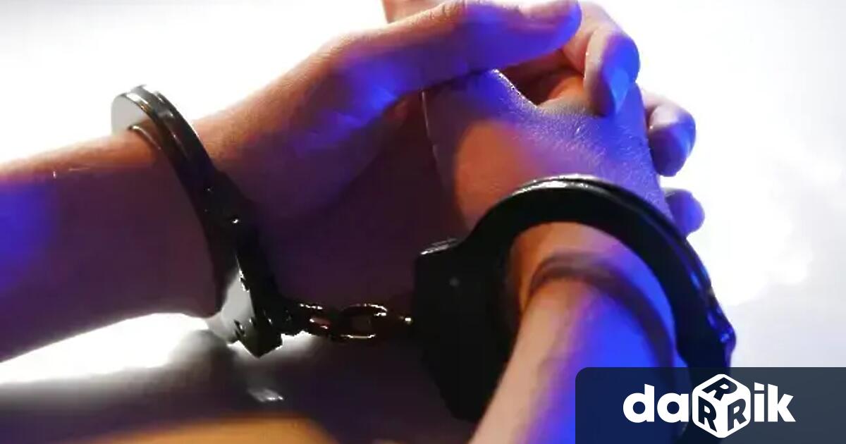 17 годишен младеж беше задържан от полициятас пико колбаи стъклена