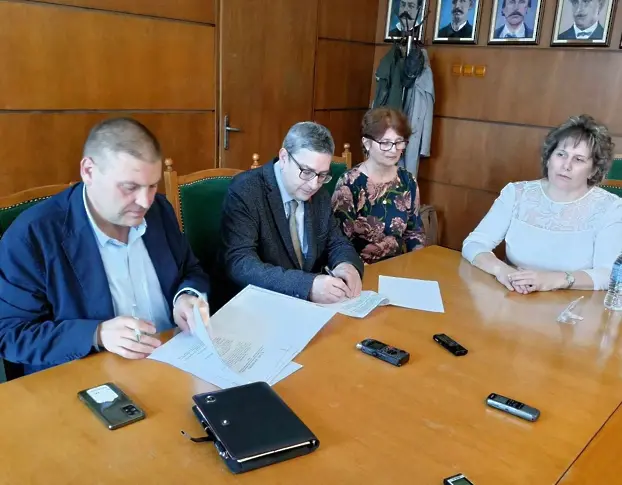  Община Плевен подписа споразумение за взаимодействие с дружество „Военноинвалид“