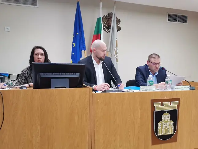 Общинският съвет на Плевен прие бюджета на общината за 2024 г. след близо 5-часов дебат