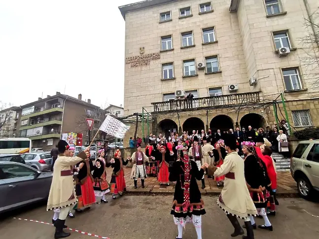 Единственият у нас Институт по лозарство и винарство в Плевен празнува с приятели Трифон Зарезан