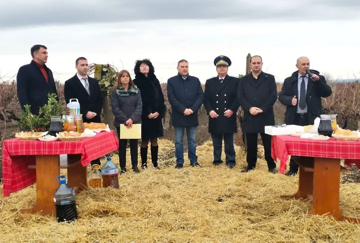 Единственият у нас Институт по лозарство и винарство в Плевен празнува с приятели Трифон Зарезан