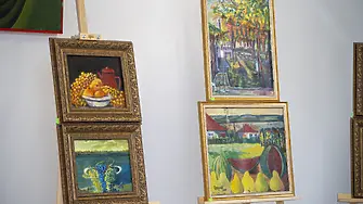 Ботевградският художник Володя Казаков гостува с изложба живопис в Община Мездра