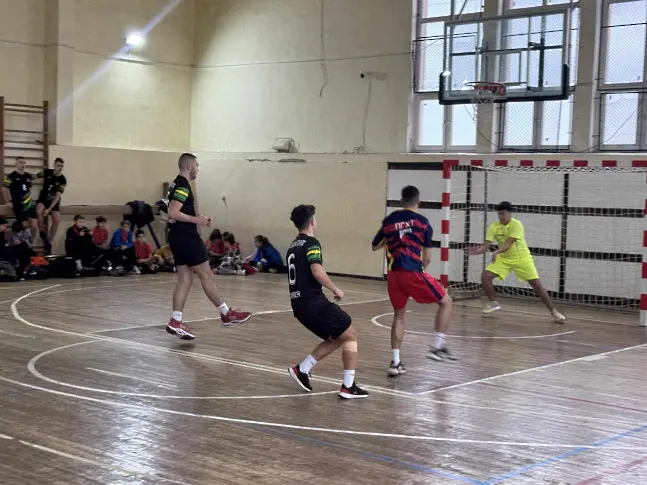 Излъчиха общинските първенци по бадминтон и хандбал от Ученическите игри