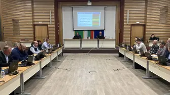 С 28 гласа от 28 общо, Общински съвет Севлиево прецизира свое решение относно възнагражденията на общинските съветници