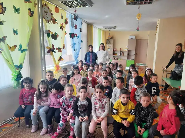 Вълнуващи занимания, свързани с програмата "Хубаво е в детската градина" се проведоха в ДГ "Пролет"