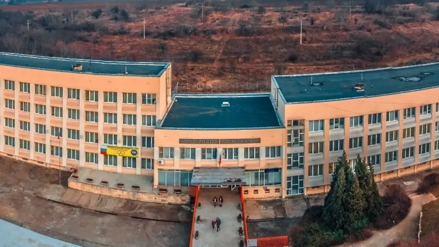 Община Русе спечели финансиране за изграждане и за ремонт на физкултурните салони на две училища 
