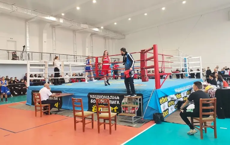 Близо 300 боксьори се качват на ринга в Плевен/СНИМКИ/