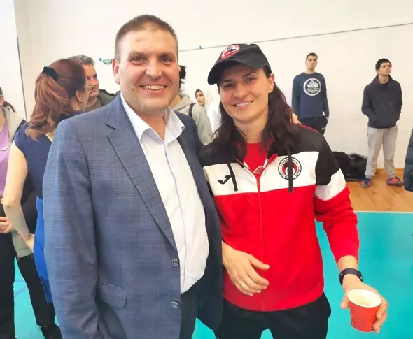 Близо 300 боксьори се качват на ринга в Плевен/СНИМКИ/