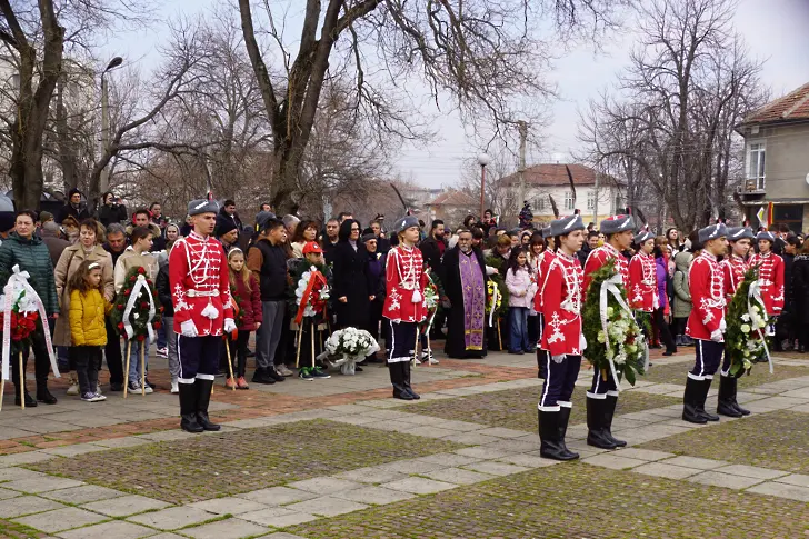 В гр. Левски се преклониха пред живота и делото на Васил Левски
